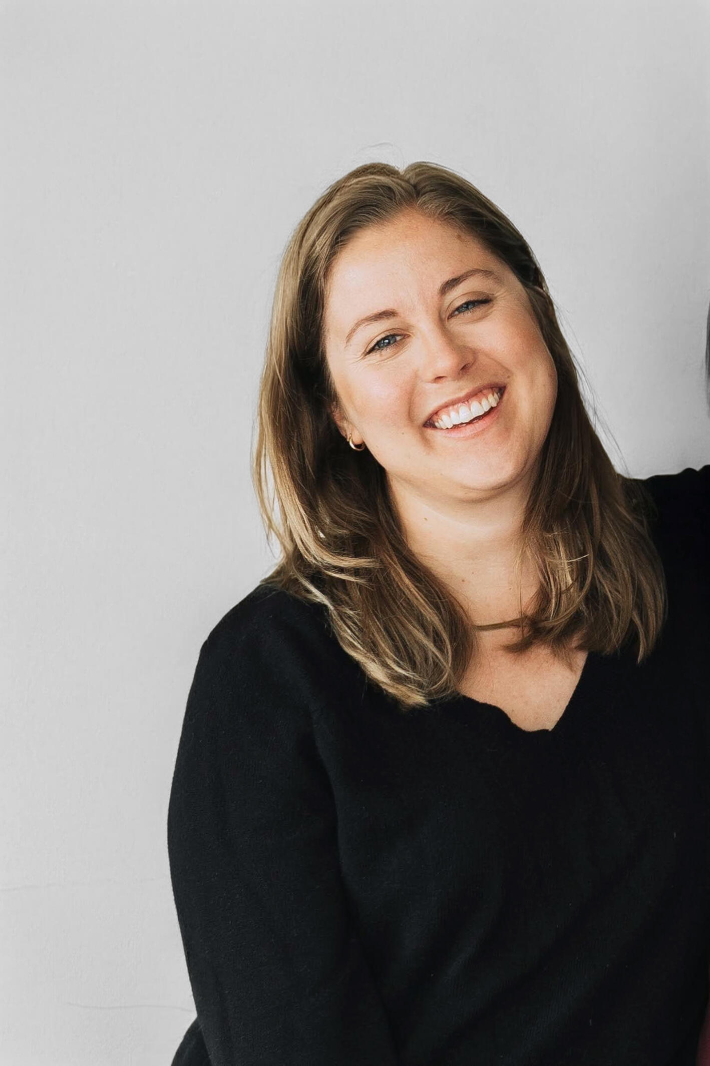 Meredith headshot Photo of a woman in black sweater, smiling. Meredith Garreau is a virtual creative mental health therapist who sees clients in Texas, Montana, and Tennessee.